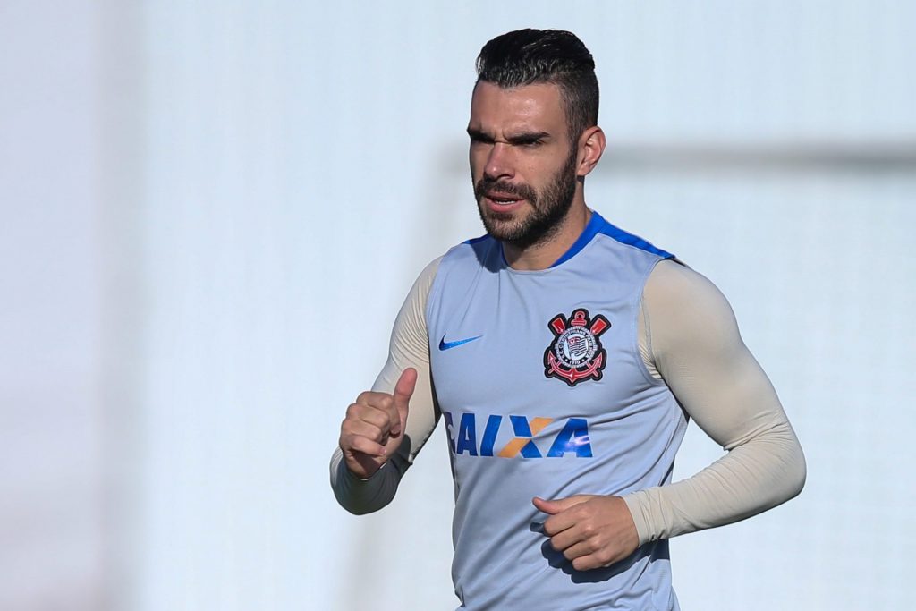 Foto: Marcello Zambrana/AGIF - Bruno Henrique pode ajudar indiretamente o Corinthians.