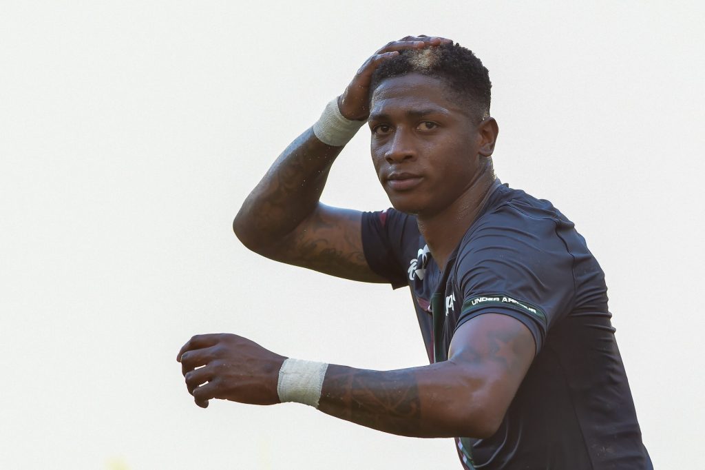 Foto: Thiago Ribeiro/AGIF - Yony fracassou no Corinthians.