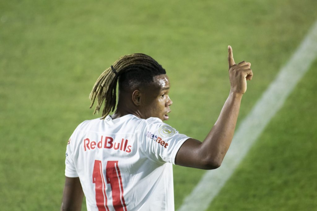 Foto: Diogo Reis/AGIF - Matheus Jesus foi um dos envolvidos na quitação do Corinthians.