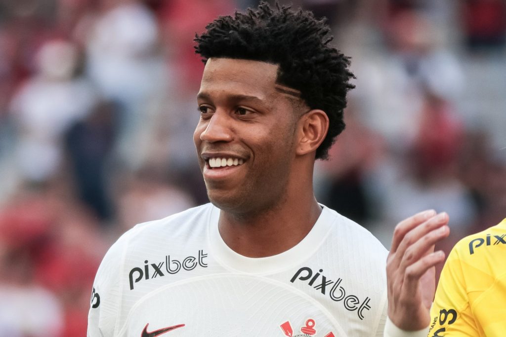 Foto: Robson Mafra/AGIF - Gil teve atuação segura na vitória do Corinthians.