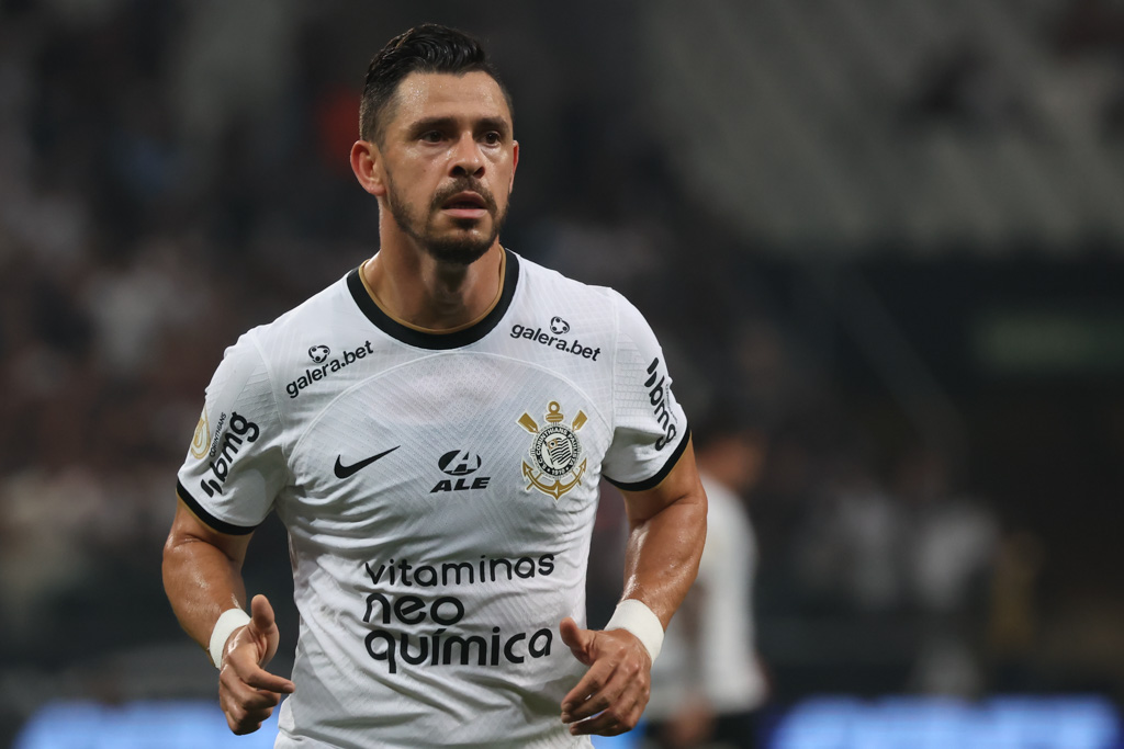 Giuliano não vem sendo utilizado no Corinthians - Foto: Marcello Zambrana/AGIF