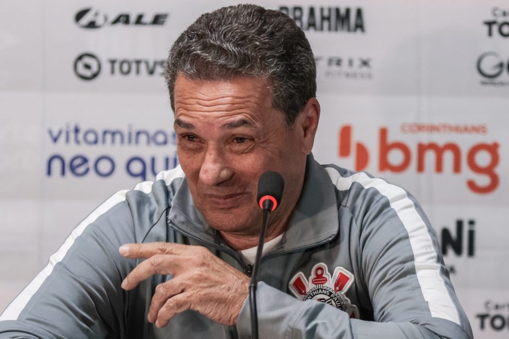 Luxemburgo vê evolução no Corinthians - Foto: Robson Mafra/AGIF