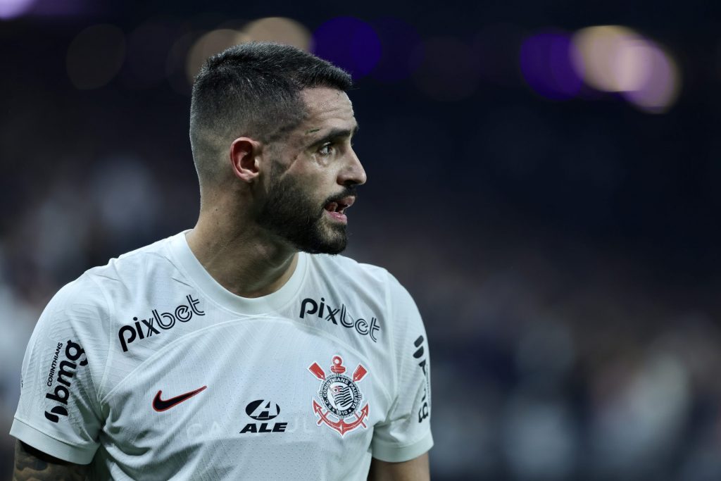 Renato Augusto pode ganhar "concorrente" no Corinthians - Foto: Marcello Zambrana/AGIF