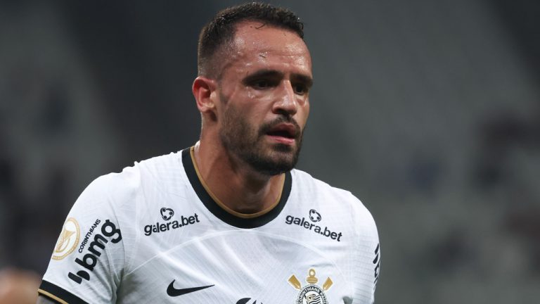 Foto: Marcello Zambrana/AGIF - Renato Augusto pode ser adversário do Corinthians.