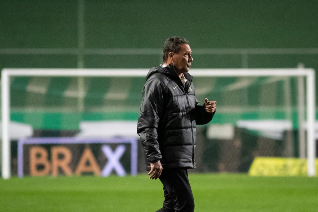 Foto: Fernando Moreno/AGIF - Luxemburgo vai ficando cada vez mais pressionado no Corinthians.