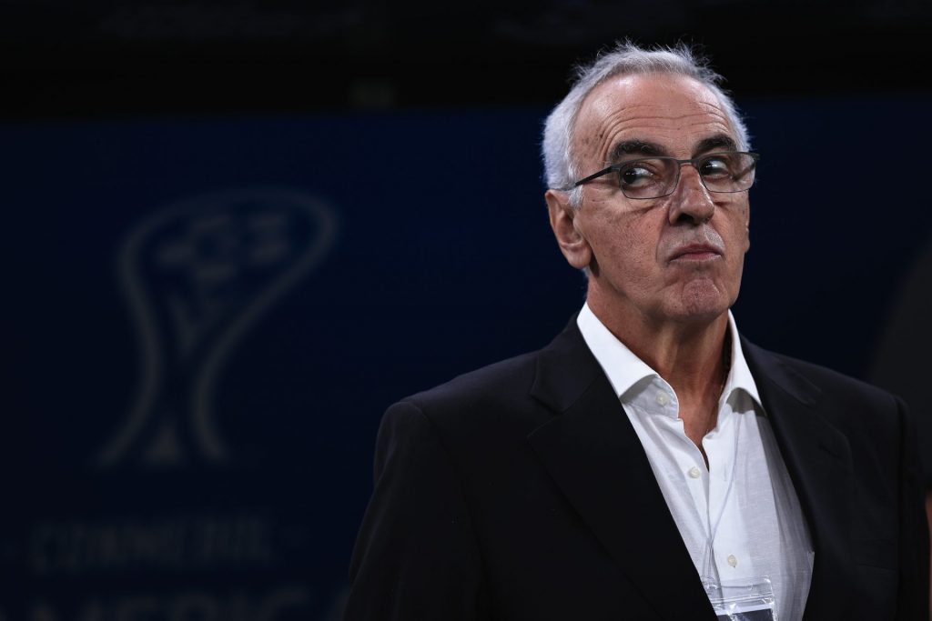 Foto: Ettore Chiereguini/AGIF - Técnico do Universitario viu um companheiro sendo detido após derrota diante do Corinthians.