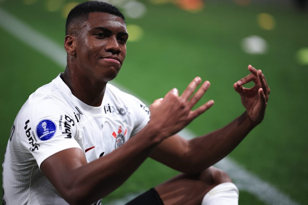 Foto: Ettore Chiereguini/AGIF - Felipe Augusto fez o gol da vitória do Corinthians.
