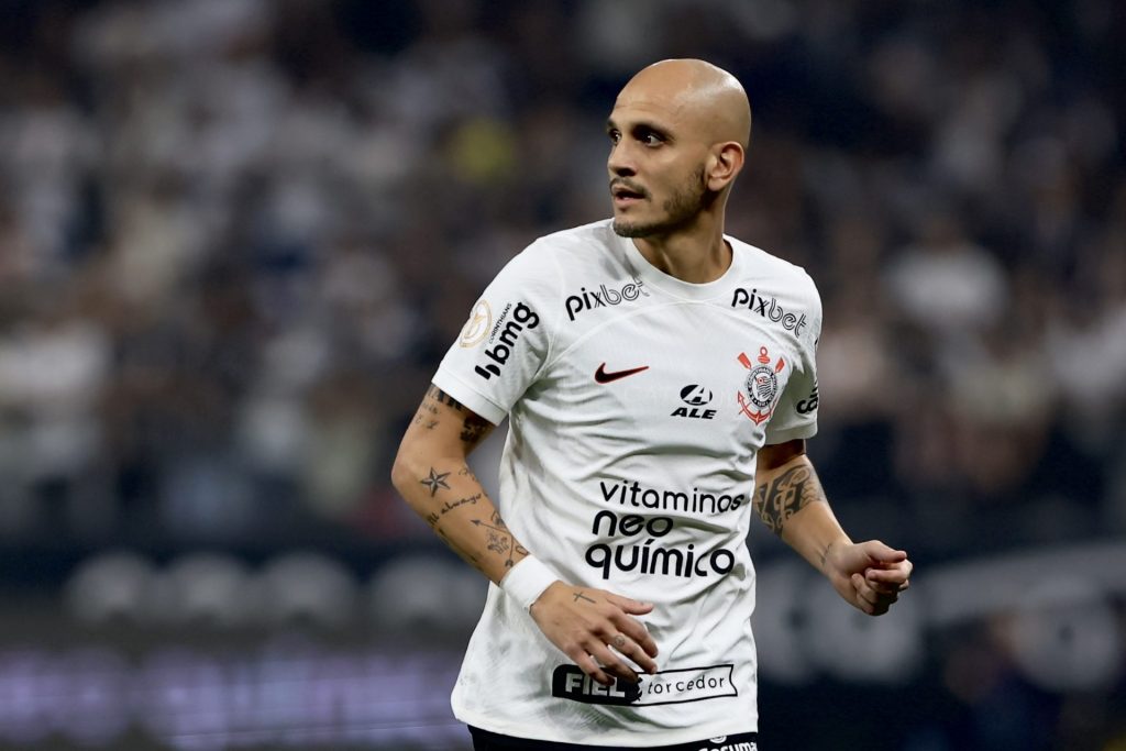 Fábio Santos atinge marca pelo Corinthians - Foto: Marcello Zambrana/AGIF