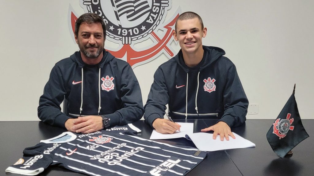 Foto: Ag. Corinthians - Moscardo renovou recentemente com o Corinthians.