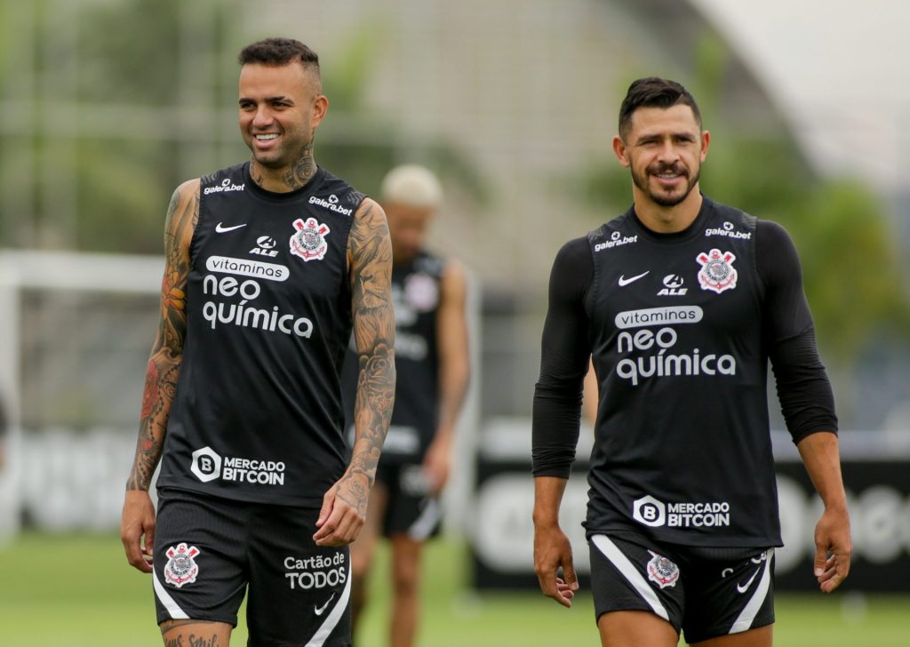 Luan e Giuliano durante treino no CT - Foto: Rodrigo Coca/Ag. Corinthians