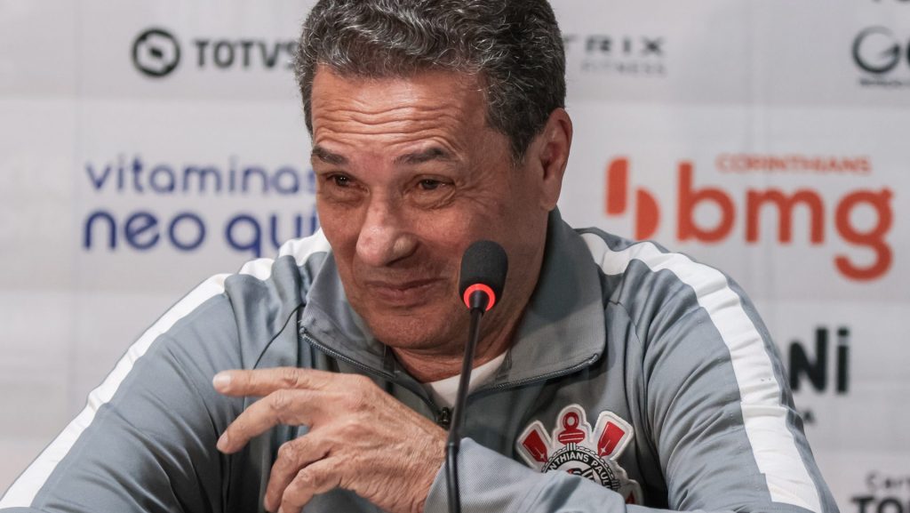 Foto: Robson Mafra/AGIF - Técnico do Corinthians ainda pode parar no rival.