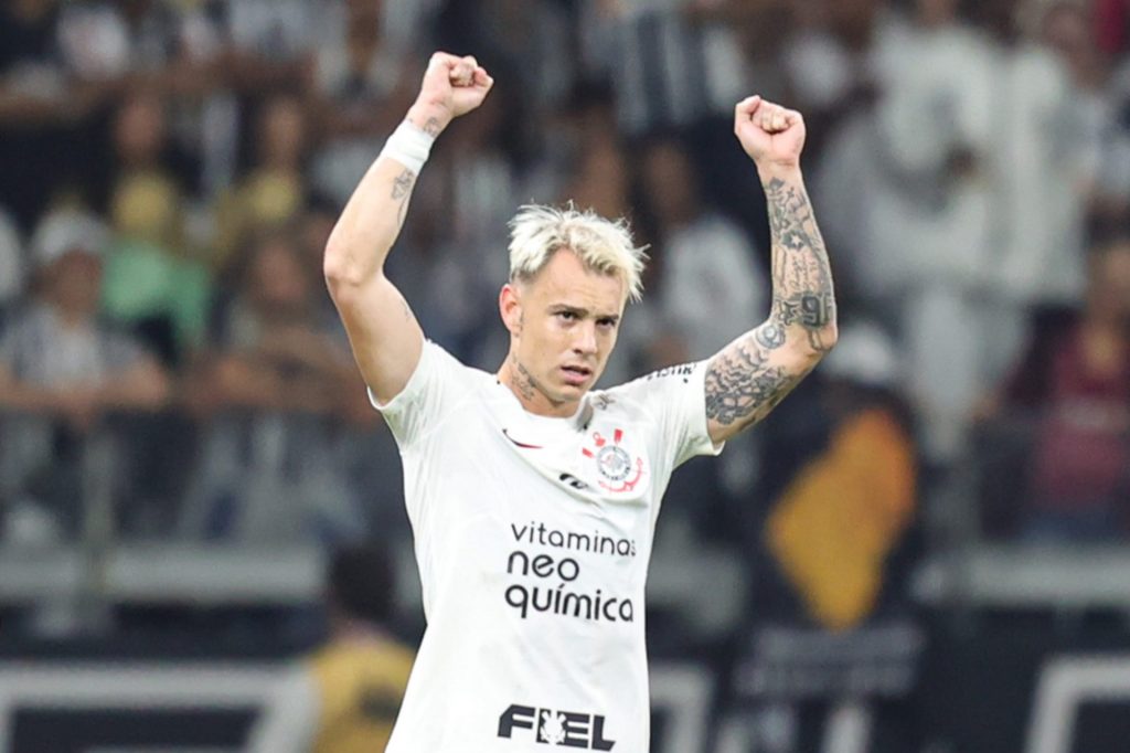 Corinthians se preocupa com possível saída de Róger Guedes - Foto: Gilson Lobo/AGIF