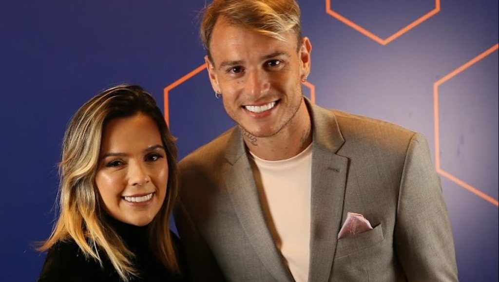 Foto: Reprodução/Instagram Oficial - Esposa do ex-atacante do Corinthians se manifestou.