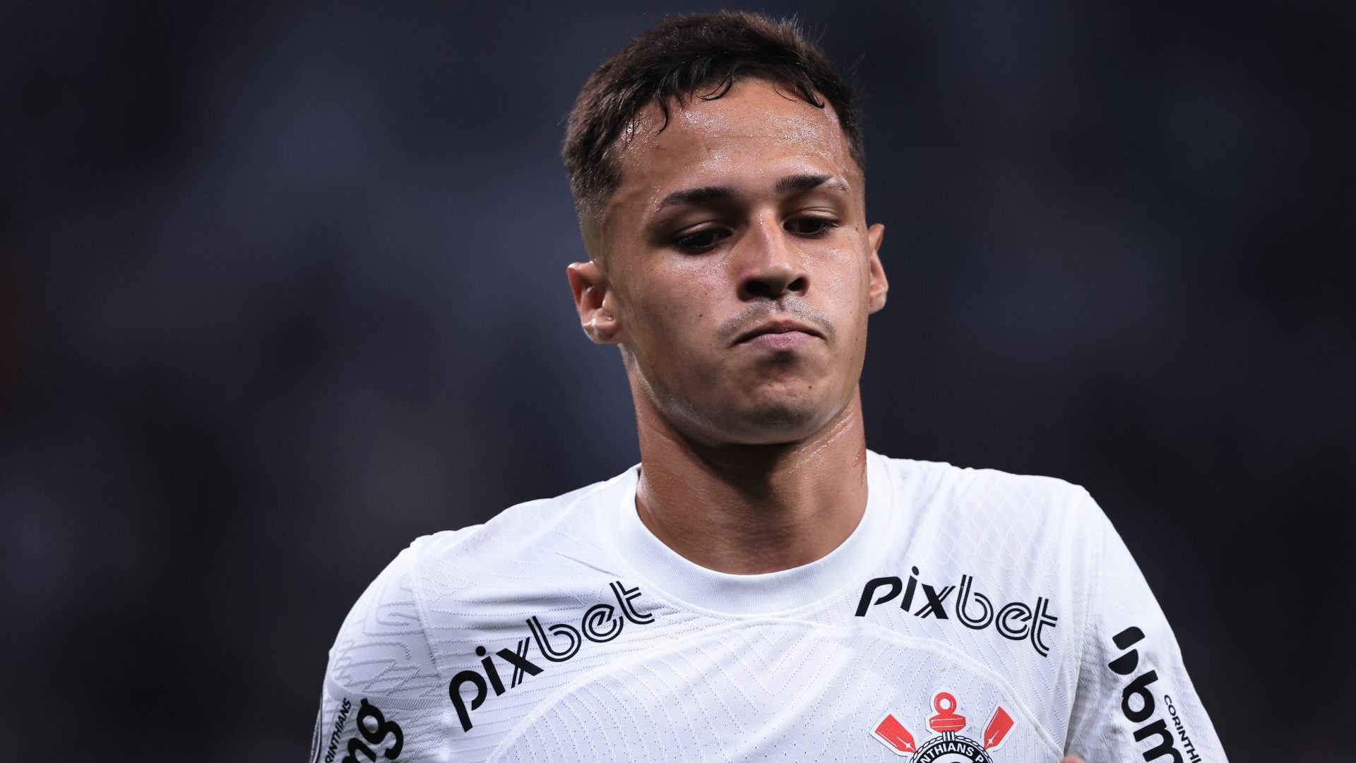 Matheus Araújo diz não pensar no profissional do Corinthians agora