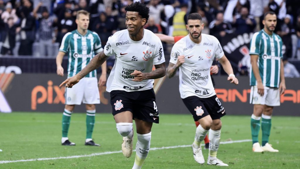 Foto: Marcello Zambrana/AGIF - Gil anotou o 1º do Corinthians na Neo Química Arena.