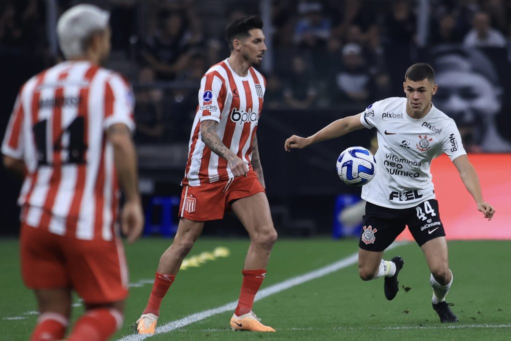 Foto: Marcello Zambrana/AGIF - Moscardo é um dos 12 do Corinthians que podem "rodar".