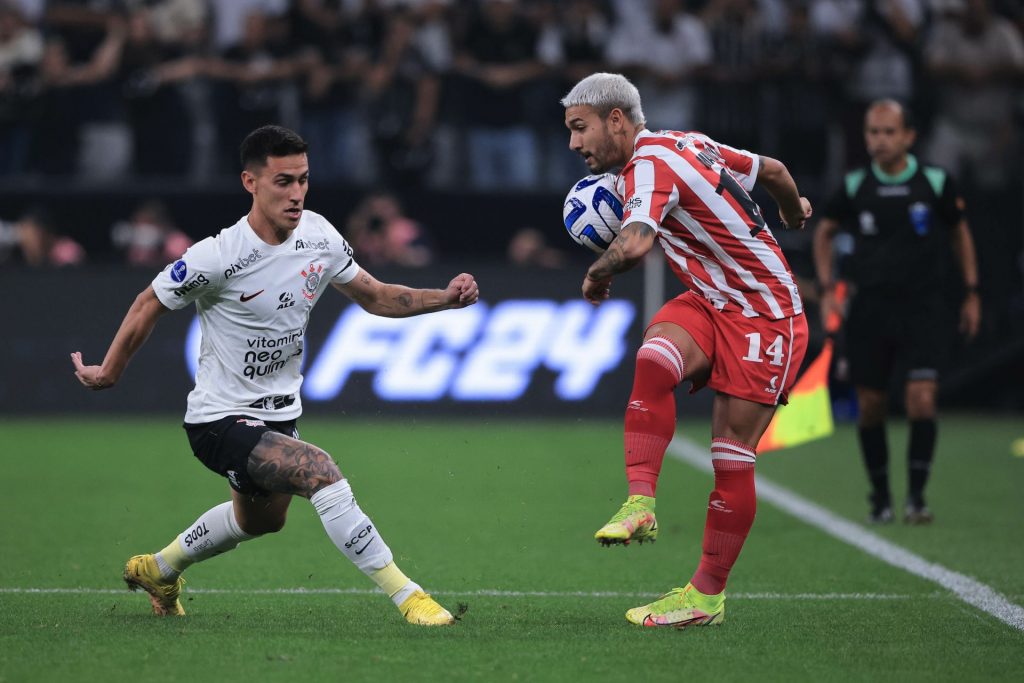 Foto: Ettore Chiereguini/AGIF - Corinthians precisa de um simples empate diante do Estudiantes.
