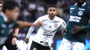 Foto: Marcello Zambrana/AGIF - Renato Augusto só foi acionado quando o Corinthians perdia por 1 a 0.