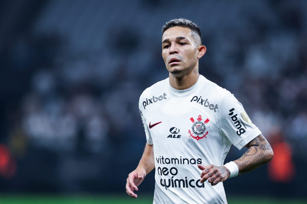 Adson deve deixar o Corinthians - Foto: Marcello Zambrana/AGIF