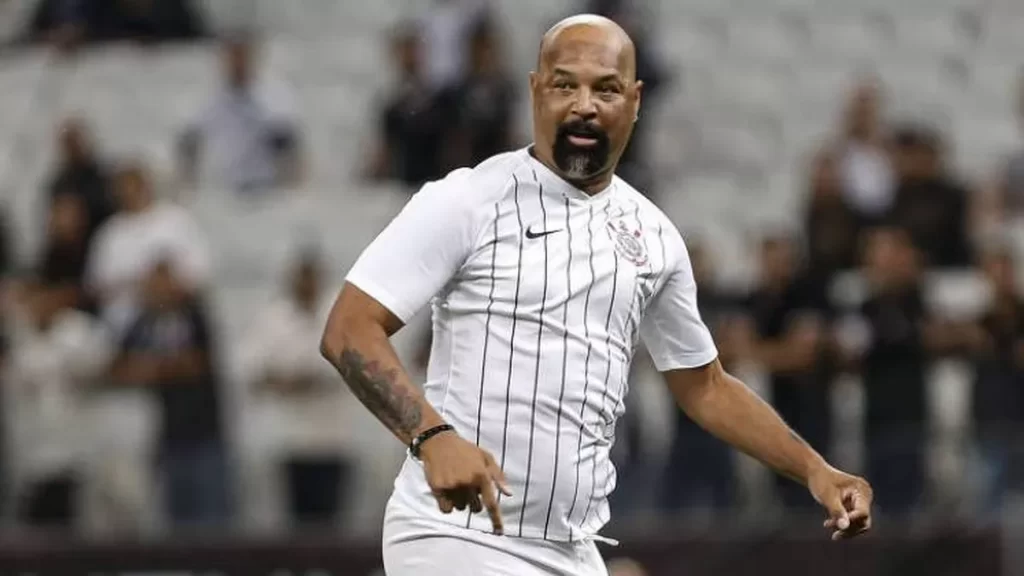 Dinei, ex-Corinthians, reclama de "frescura" no futebol - Foto: Divulgação