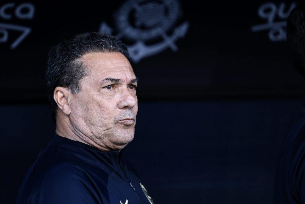 Luxemburgo falou abertamente sobre "lacuna" no Corinthians - Foto: Marcello Zambrana/AGIF