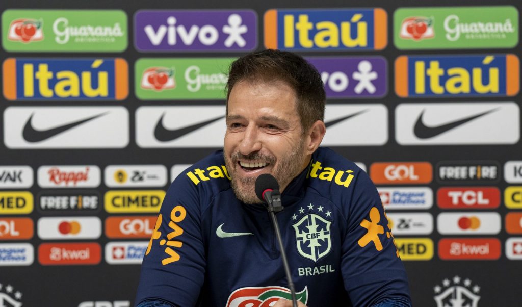 Ramon Menezes 'ajuda' Corinthians - Foto: Joilson Marconne/CBF