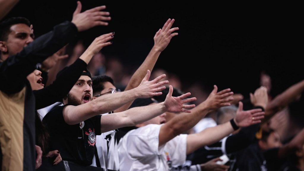 Foto: Ettore Chiereguini/AGIF - Torcedor morreu logo após sair do estádio do Corinthians.
