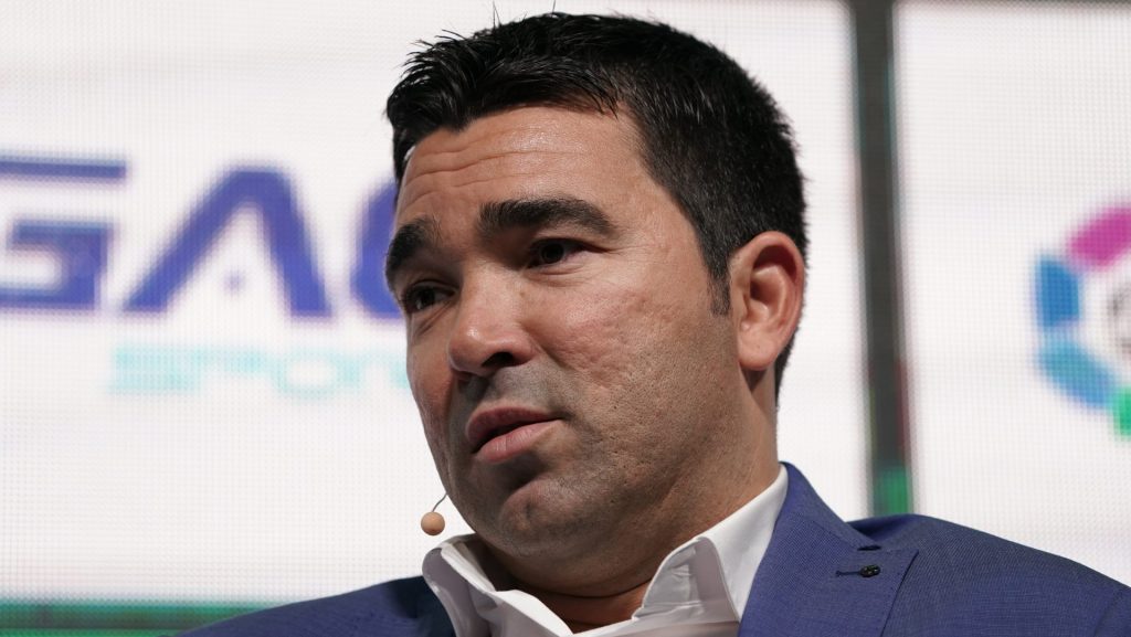 Deco, do Barcelona, se encanta por jogador do Corinthians - Foto: Getty Images