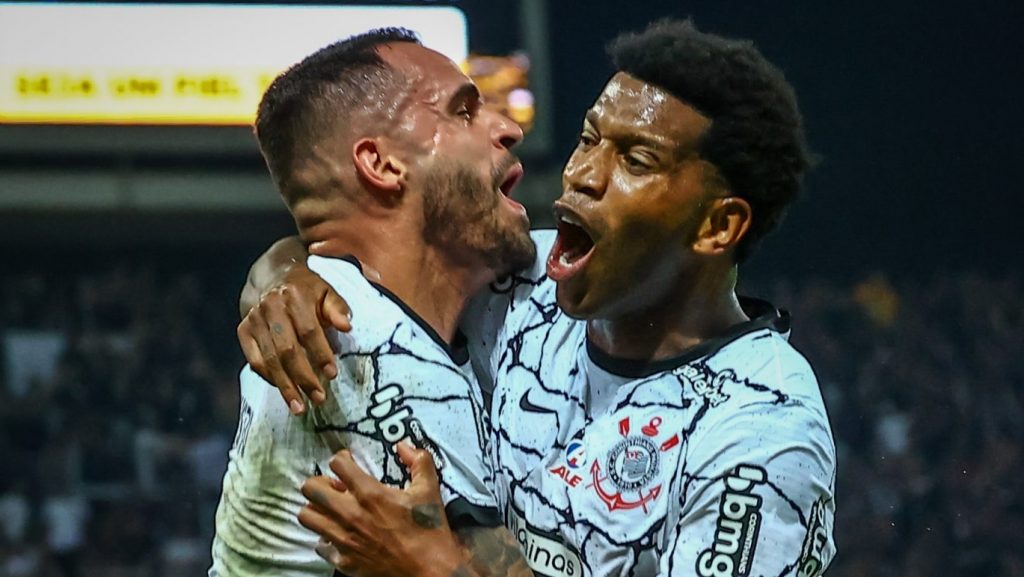 Foto: Marcello Zambrana/AGIF - Medalhão pode não permanecer no Corinthians.