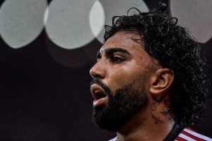 Foto: Thiago Ribeiro/AGIF - Gabigol teve seu nome falado no Corinthians.