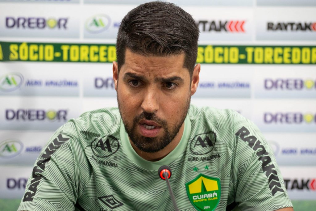 Foto: Gil Gomes/AGIF - Corinthians cogita contratar António Oliveira.