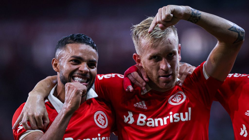 Foto: Maxi Franzoi/AGIF - Atacante já atuou no Sul sendo comandado pelo técnico do Corinthians.