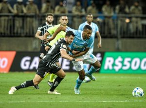 Foto: Jhony Pinho/AGIF - Corinthians e Bahia se enfrentam na Neo Química Arena.