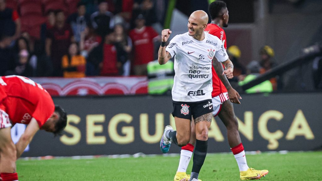 Fábio Santos deve se despedir dos gramados após desse jogo pelo Corinthians - Foto: Maxi Franzoi/AGIF