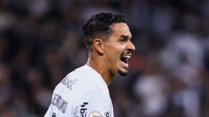 Corinthians tem interesse em Lucas Veríssimo - Foto: Marcello Zambrana/AGIF.