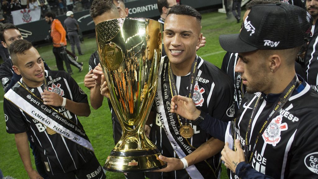Foto: Daniel Vorley/AGIF - Campeão de 2017 quer estar no Corinthians em 2024.