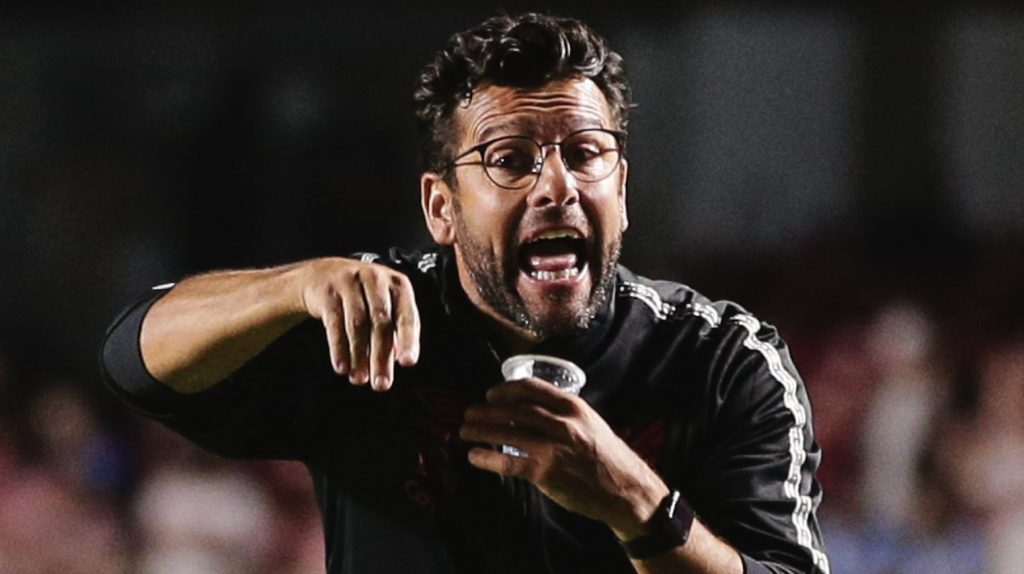 Alvo do Corinthians foi campeão com Valentim - Foto: Ettore Chiereguini/AGIF