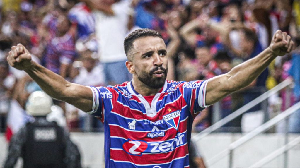 Foto: Lucas Emanuel/AGIF - Caio Alexandre está na mira do Corinthians.