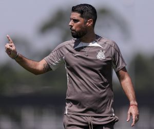 Foto: Rodrigo Coca/Agência Corinthians - António Oliveira vem sendo pressionado.