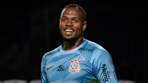 Jogador fazia grande temporada antes de ser negociado - Foto: Leonardo Hübbe/AGIF.