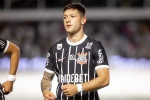 Rodrigo Garro é titular absoluto do Alvinegro - Foto: Leonardo Lima/AGIF.