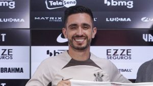 Foto: Reprodução - Coronado segue fora do Corinthians.