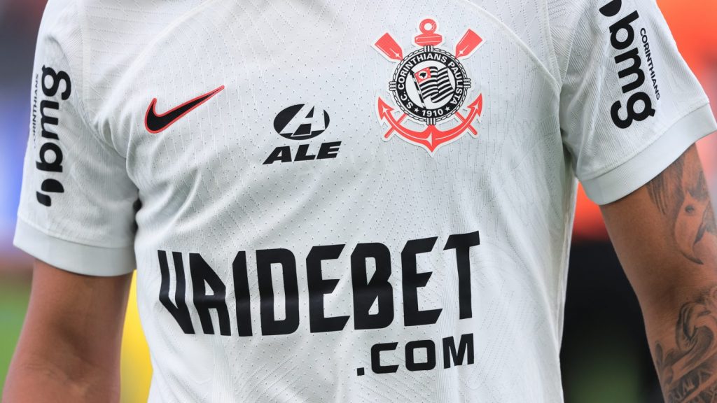 Camisa do Corinthians vai ficando cada vez mais lucrativa - Foto: Ettore Chiereguini/AGIF.