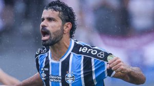 Atacante chegou a ser especulado no Corinthians - Foto: Maxi Franzoi/AGIF.