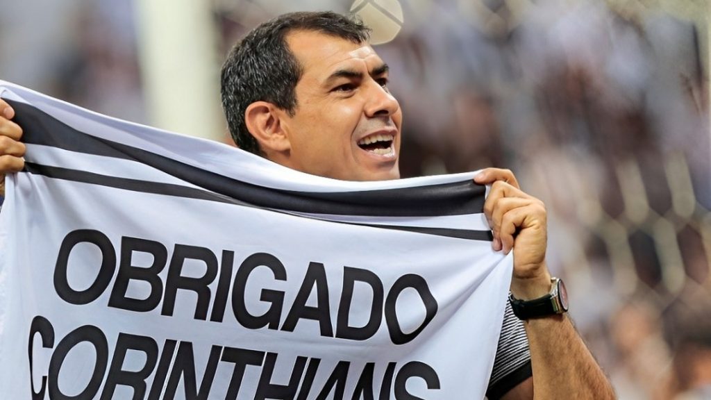 Carille quer uma peça do Corinthians - Foto: Ale Cabral/AGIF.