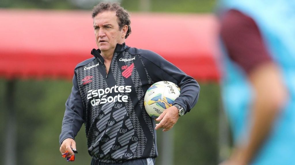 Técnico pode deixar o Athletico-PR - Foto: Reprodução/Instagram@athleticoparanaens.