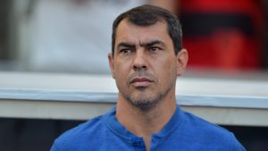 Foto: Thiago Ribeiro/AGIF - Ex-Corinthians pode jogar com Carille no Vasco em 2025.
