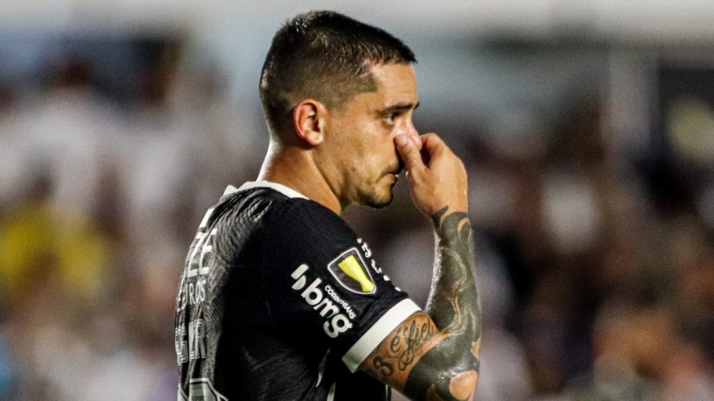 Fagner, do Corinthians, causou reclamações do adversário - Foto: Reinaldo Campos/AGIF.