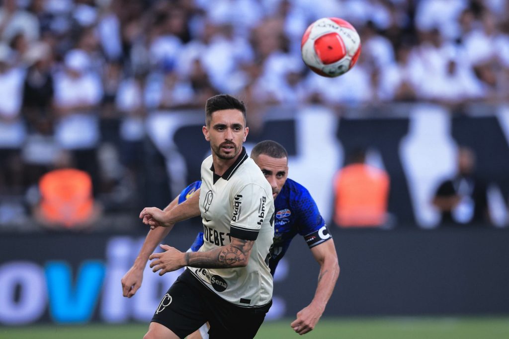 Igor teve bons momentos contra o Nacional-PAR - Foto: Ettore Chiereguini/AGIF.