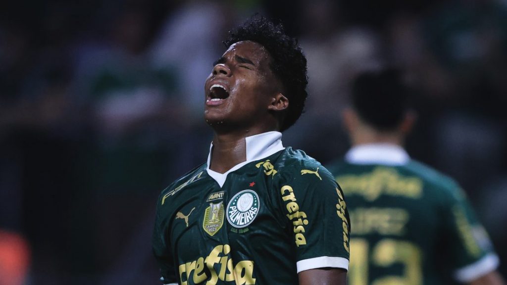 Endrick fica para trás em comparação com Yuri Alberto. Foto: Ettore Chiereguini/AGIF